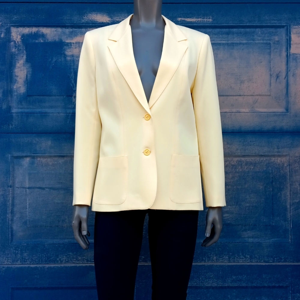 Kevin Stuart Ladies Fully Lined, (2)-Button Luxury Blazer